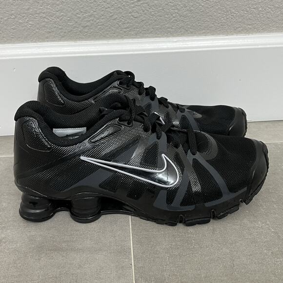 Nike Shox Roadster Mens 8 Black White Athletic Running Sneakers Shoes 487604-002